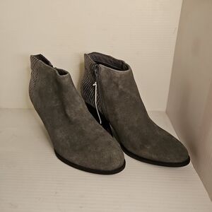 VIONIC Women’s “Naomi Snake Print” Gray Suede Ankle Boots Size 9
